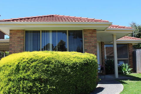 Australian Home Away At Doncaster Andersons Creek 2 - Rent Accommodation 1