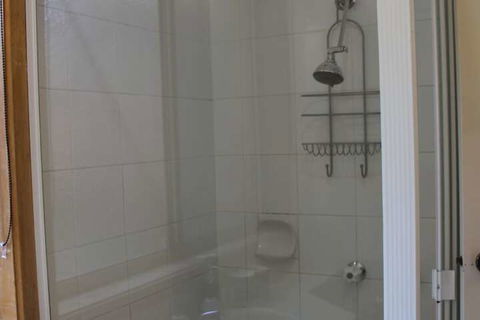 Australian Home Away At Doncaster Andersons Creek 2 - Rent Accommodation 6