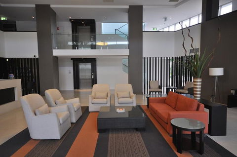 Chancellor Lakeside - Rent Accommodation 4