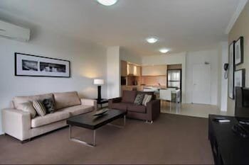 Chancellor Lakeside - Rent Accommodation 5