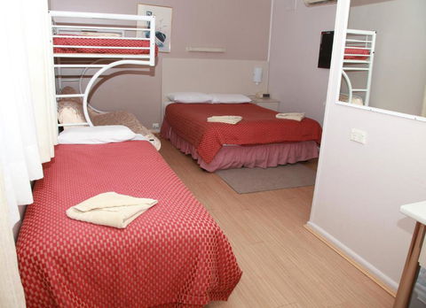 Hillview Motel - Rent Accommodation 5
