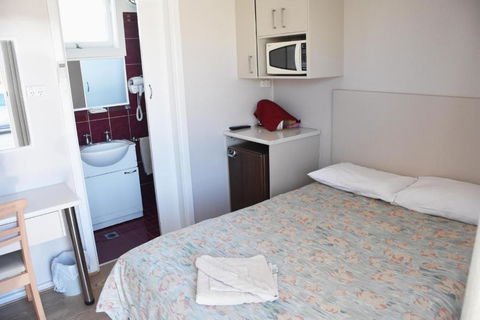 Hillview Motel - Rent Accommodation 6
