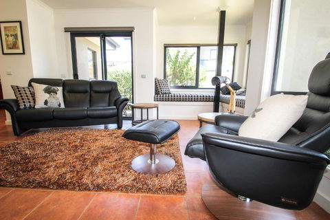 Avignon In Bright - Rent Accommodation 5