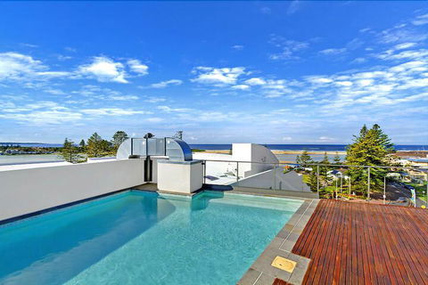 Coast Luxury Apartments 3 - Rent Accommodation 1