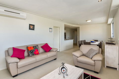 Coast Luxury Apartment 32 - Rent Accommodation 6
