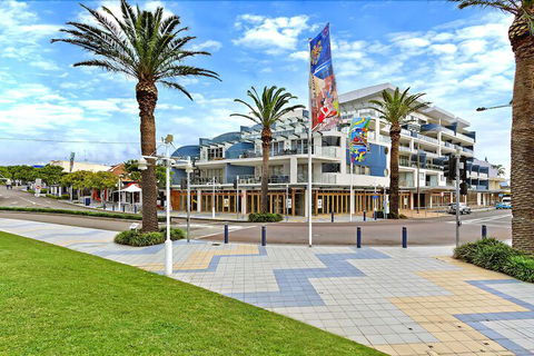 Coast Luxury Apartment 32 - Rent Accommodation 0