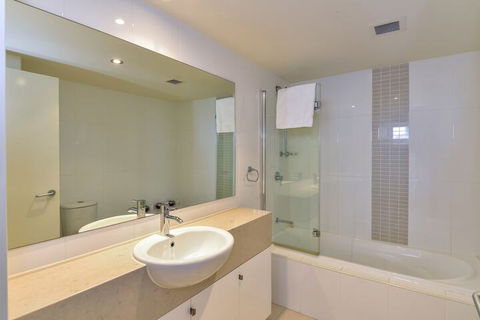Coast Luxury Apartment 32 - Rent Accommodation 4