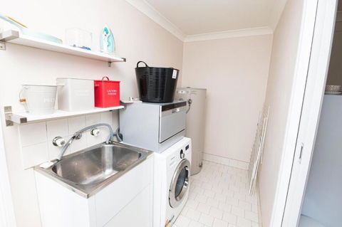 Central March 2 Bed Walk Everywhere - Rent Accommodation 2