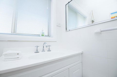 Central March 2 Bed Walk Everywhere - Rent Accommodation 1