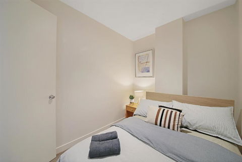 A Comfy & Central 2BR Apt Near Flinders Station - Rent Accommodation 6