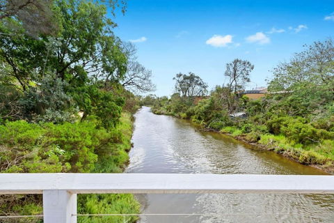 AMORE A Tranquil Retreat With Couples Spa - Rent Accommodation 5