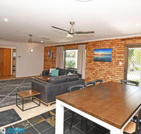 Urangan Harbour Bungalow - Rent Accommodation
