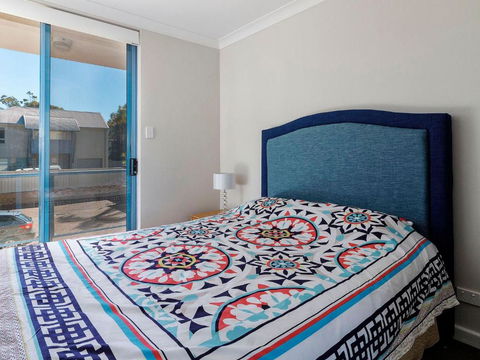 Across The Road From The Beach! - Rent Accommodation 3