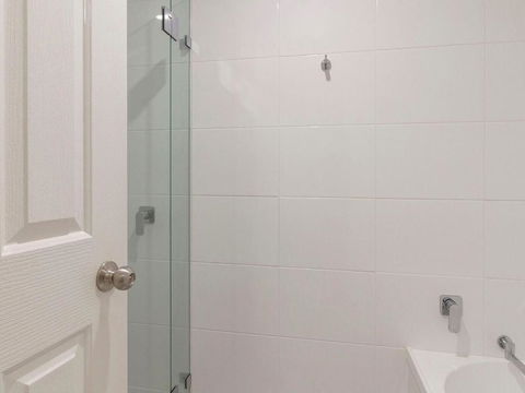 Across The Road From The Beach! - Rent Accommodation 6