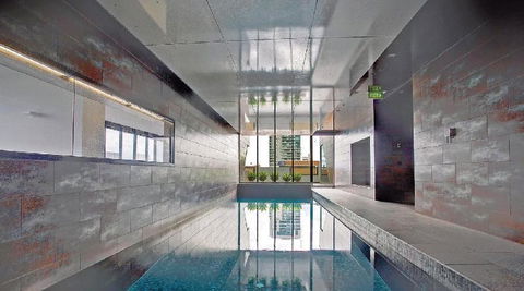 A Modern 2BR CBD Apt City Views FREE Parking - Rent Accommodation 4