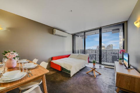 A Modern 2BR CBD Apt City Views FREE Parking - Rent Accommodation 3