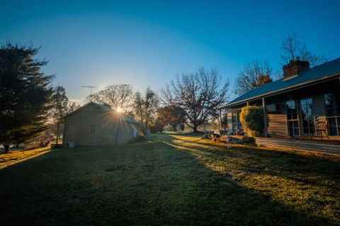 Acheron Valley Lakefront Cottages - Rent Accommodation 5
