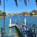 April 19 4 Bedroom Home On Canal With Pool Pontoon Aircon & WiFi! - Rent Accommodation 0