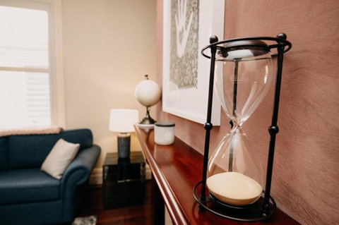 Meltham On March - Rent Accommodation 1