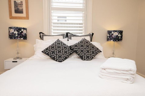 Meltham On March - Rent Accommodation 6