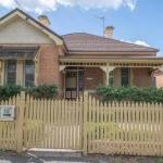 Meltham On March - Rent Accommodation 0