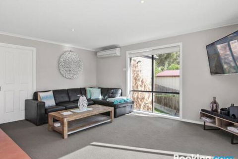 Rye Poolside Escape - Rent Accommodation 0