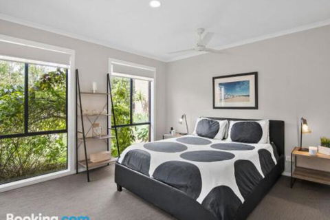 Rye Poolside Escape - Rent Accommodation 5