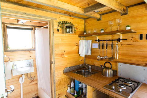 Ardingly Tiny House - Rent Accommodation 1