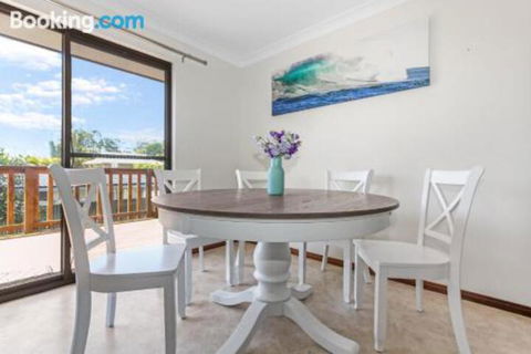 Stingray Shores Your Riverside Escape - Rent Accommodation 3
