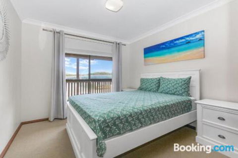 Stingray Shores Your Riverside Escape - Rent Accommodation 1