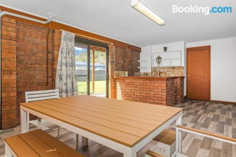 Stingray Shores Your Riverside Escape - Rent Accommodation 5