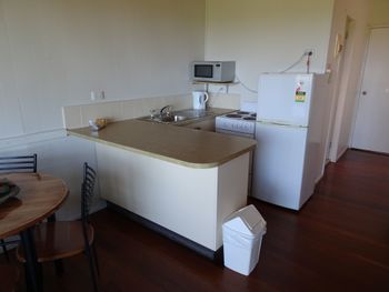 #22 Korora Palms 1 Bedroom Bure - Rent Accommodation 4