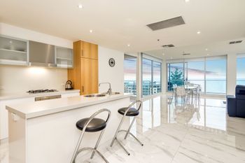 Penthouse Liberty Towers - Rent Accommodation 3