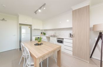 Lakeview Suite 06 - Rent Accommodation 6
