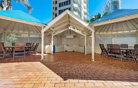 Absolute Beachfront With Views 2BR Apt - Rent Accommodation 0