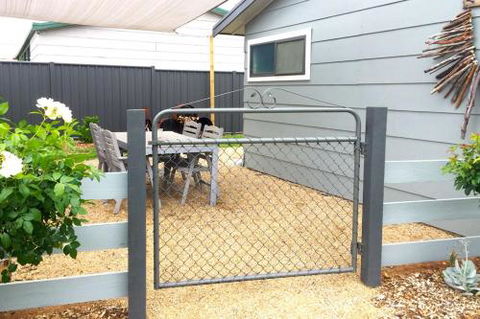 Charlottes Honor River & Golf Cottage - Rent Accommodation 1