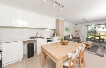 Lakeview Apartment Suite 16 - Rent Accommodation 6