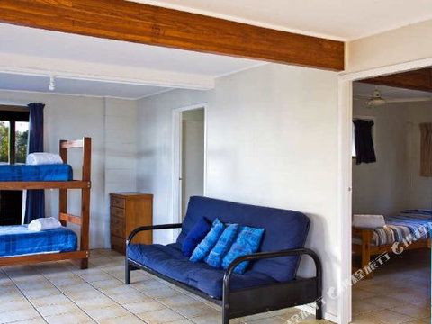 1770 Beach Accommodation Elliot Lodge - Rent Accommodation 4