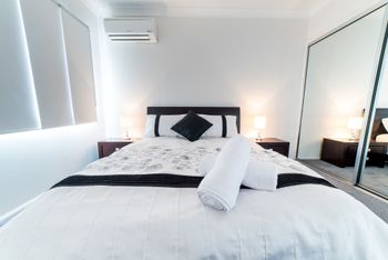 1 Bedroom Gold Coast Beachside Apt W AC + Parking - Rent Accommodation 0