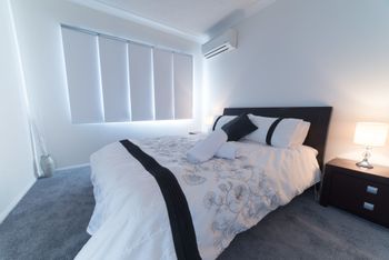 1 Bedroom Gold Coast Beachside Apt W AC + Parking - Rent Accommodation 2