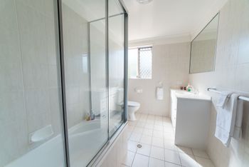 1 Bedroom Gold Coast Beachside Apt W AC + Parking - Rent Accommodation 5