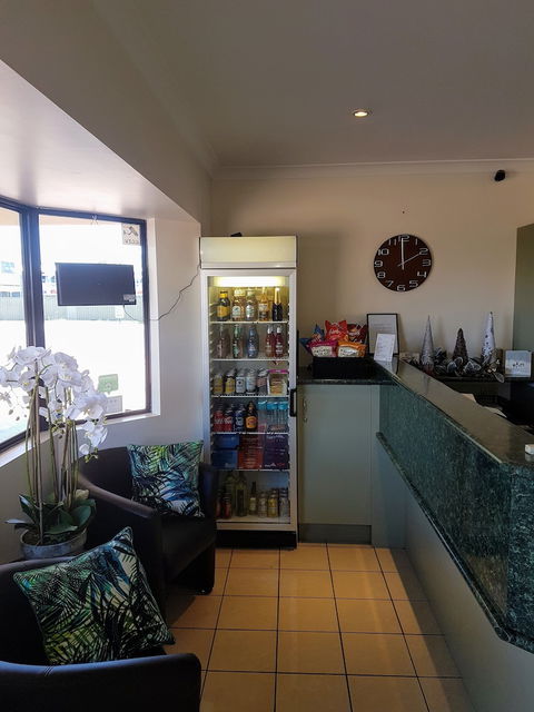 Rockhampton Palms Motor Inn - Rent Accommodation 6