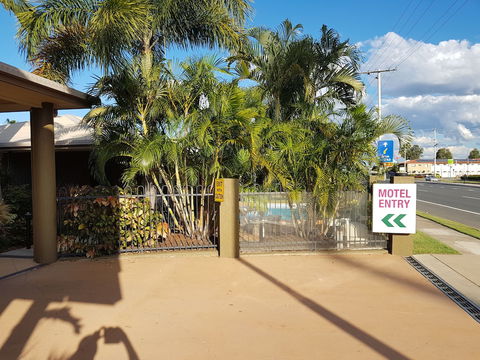 Rockhampton Palms Motor Inn - Rent Accommodation 1