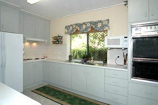 Ambience Holiday Apartments - Rent Accommodation 3