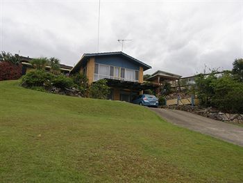 Ambience Holiday Apartments - Rent Accommodation 2