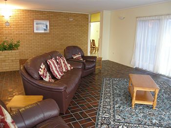 Ambience Holiday Apartments - Rent Accommodation 5