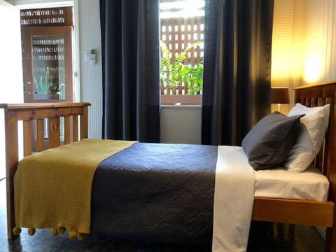 Five 3 Five - The Beachside Barracks - Rent Accommodation 3