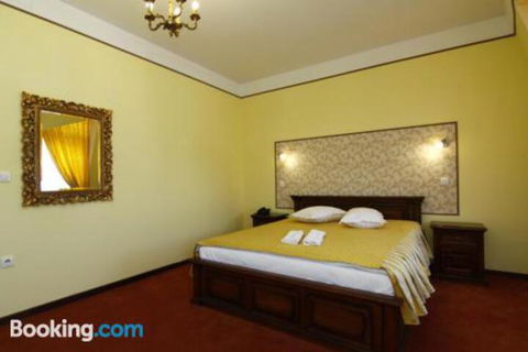 Mole Creek Lodge - Rent Accommodation 0