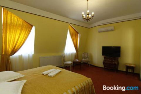Mole Creek Lodge - Rent Accommodation 6