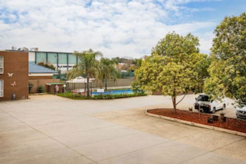 Australia Park Motel - Rent Accommodation 0